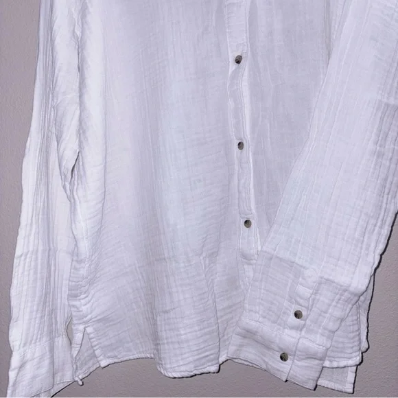 Old Navy White Button-Down Boyfriend Relaxed Long-Sleeve Shirt - Picture 6 of 6